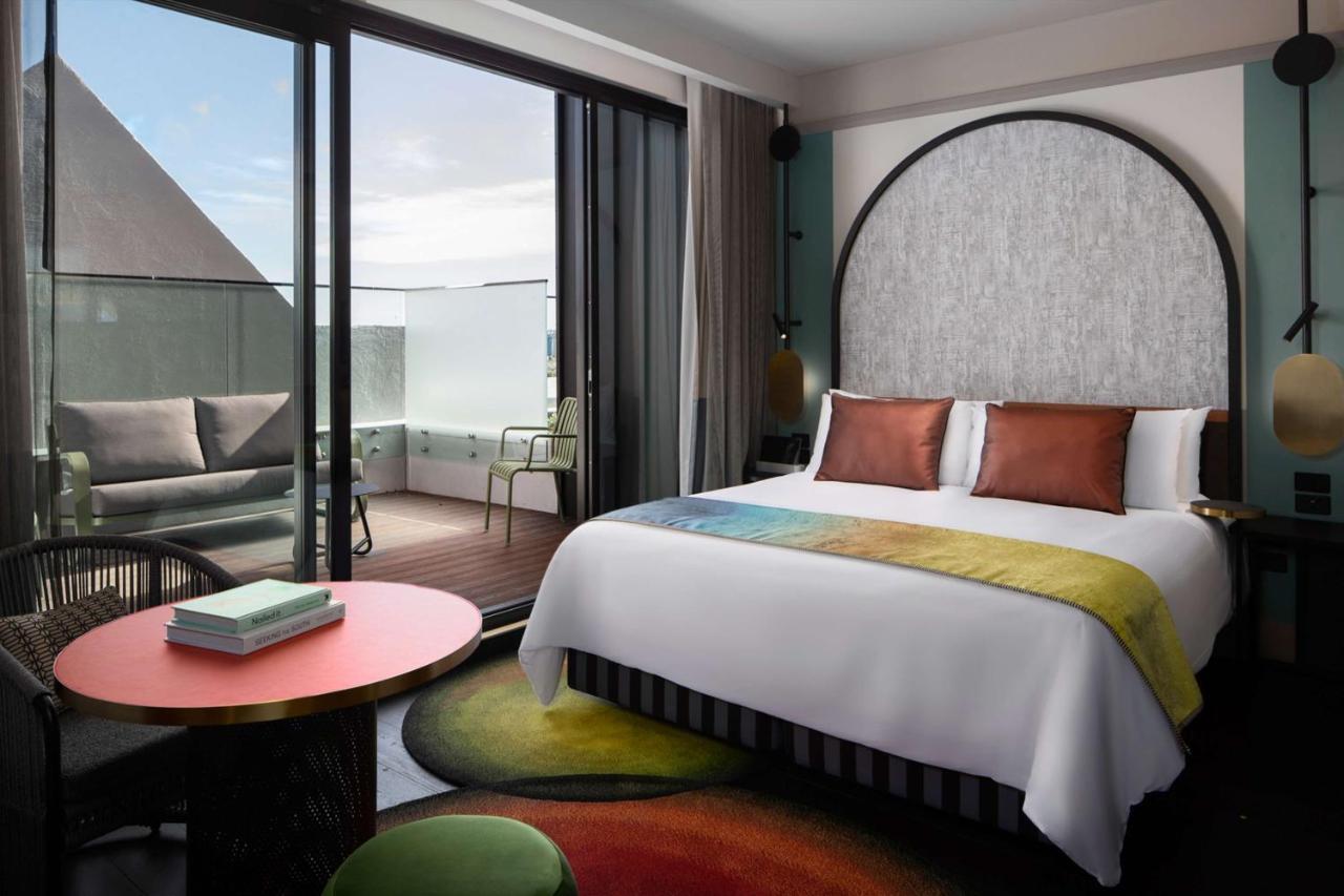 Hotel Qt Newcastle Exterior foto A room at the hotel